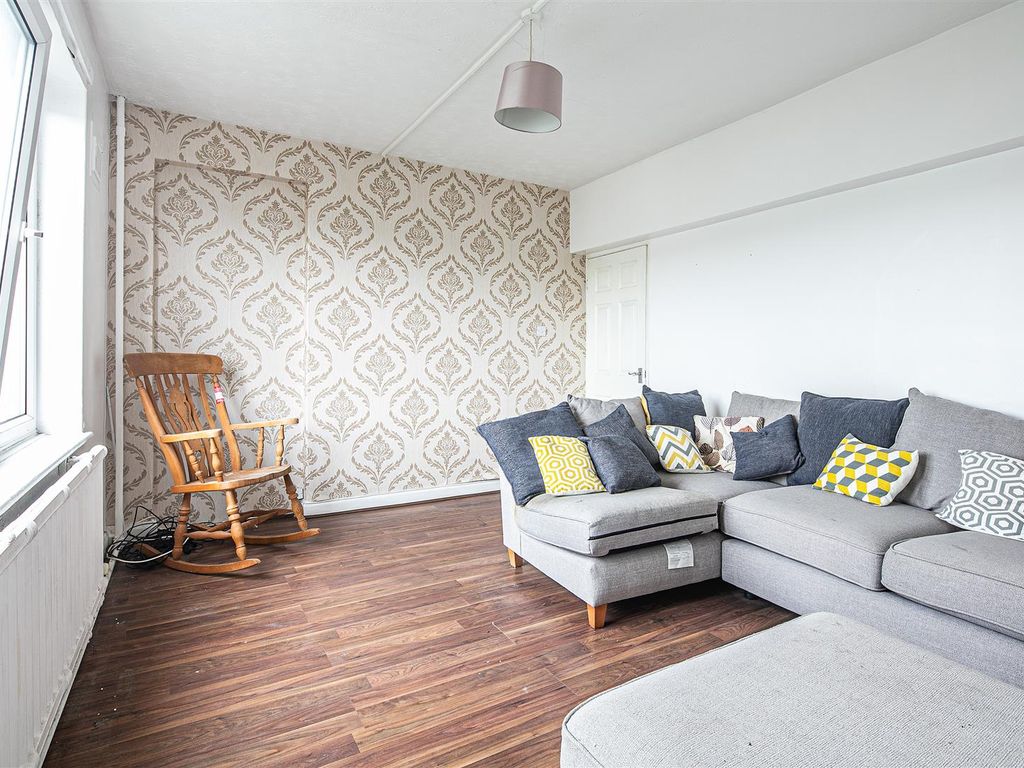 2 bed flat for sale in Regent Court, Bradfield Road, Hillsborough S6, £75,000