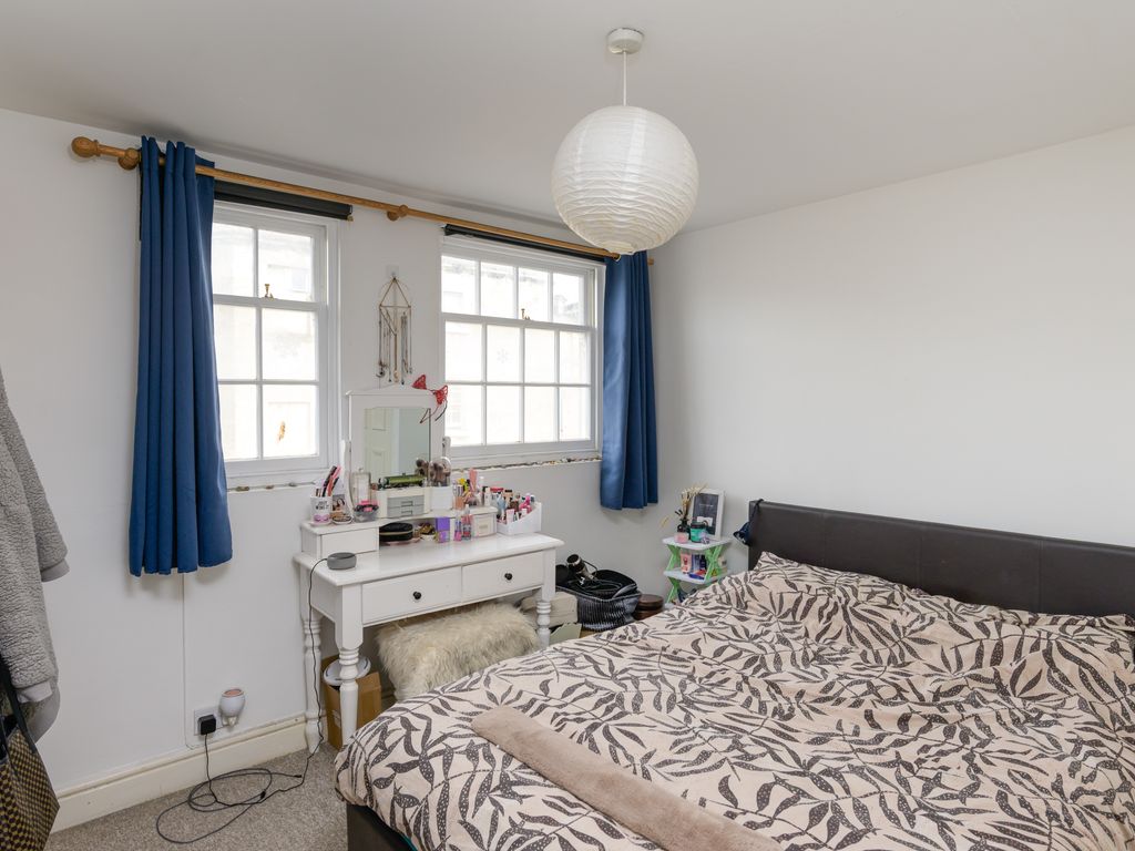 1 bed flat for sale in Monmouth Place, Bath BA1, £235,000