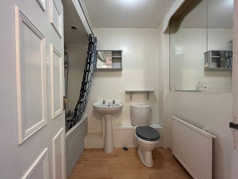 2 bed terraced house for sale in Meadowcroft Gardens, Sheffield S20, £105,000