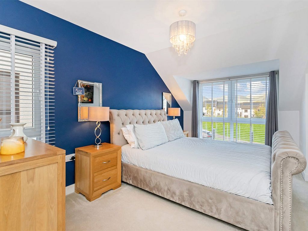 4 bed detached house for sale in Oak Tree Gardens, Sauchie, Alloa, Clackmannanshire FK10, £275,000