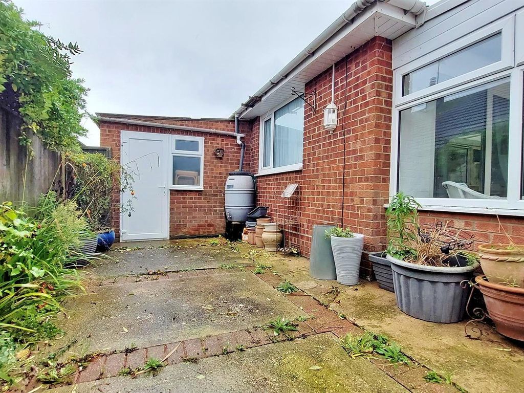 3 bed detached bungalow for sale in Easton Way, Frinton-On-Sea CO13, £485,000