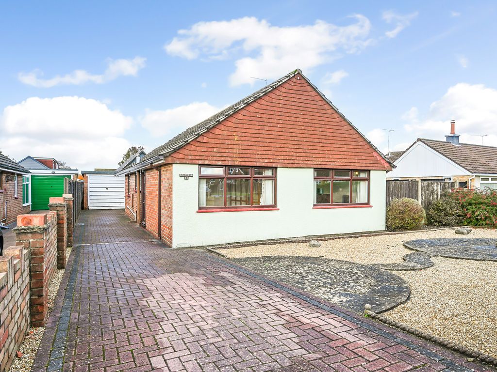 2 bed detached bungalow for sale in Andrew Crescent, Waterlooville PO7, £360,000