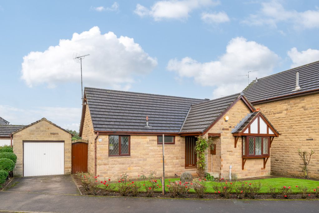 3 bed bungalow for sale in Bishopdale Drive, Collingham, Wetherby, West Yorkshire LS22, £375,000