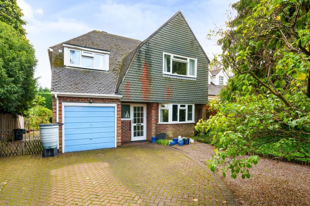 5 bed detached house for sale in Lightwater, Surrey GU18, £700,000