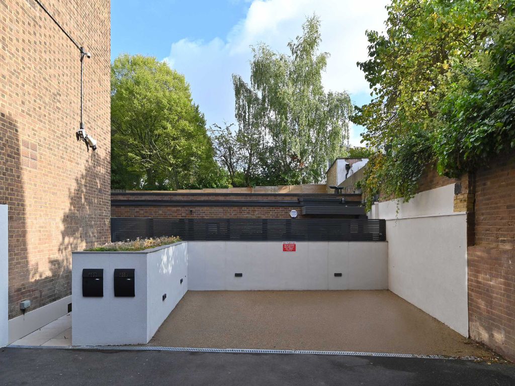 3 bed detached house to rent in Manor Mews, Abbey Road, St John's Wood, London NW8, £10,833 pcm