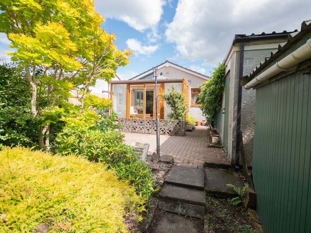 3 bed detached bungalow for sale in Sauchie Place, Crieff PH7, £215,000