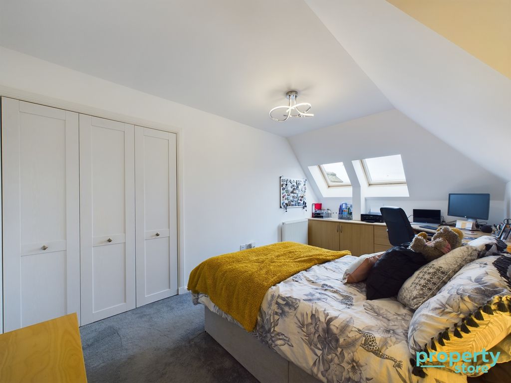 3 bed flat for sale in Strathwhillan Court, East Kilbride, South Lanarkshire G75, £265,000