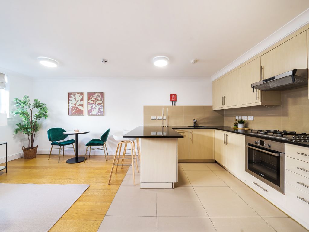 1 bed flat for sale in Dalling Road, London W6, £475,000