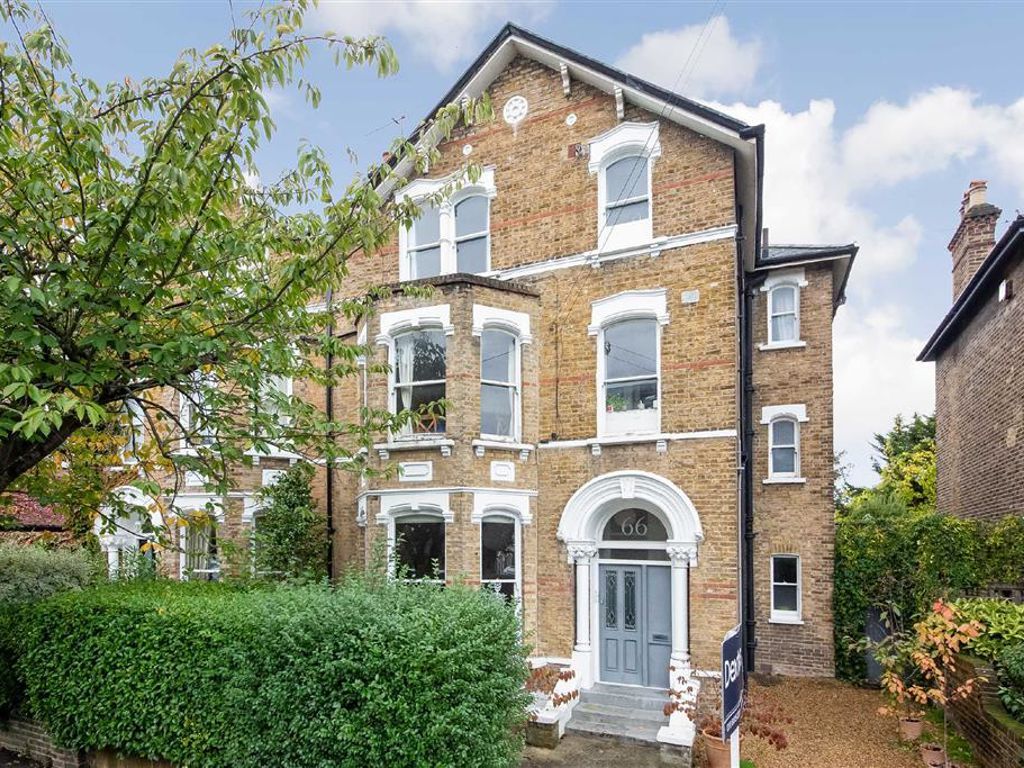 2 bed flat for sale in Tressillian Road, London SE4, £575,000