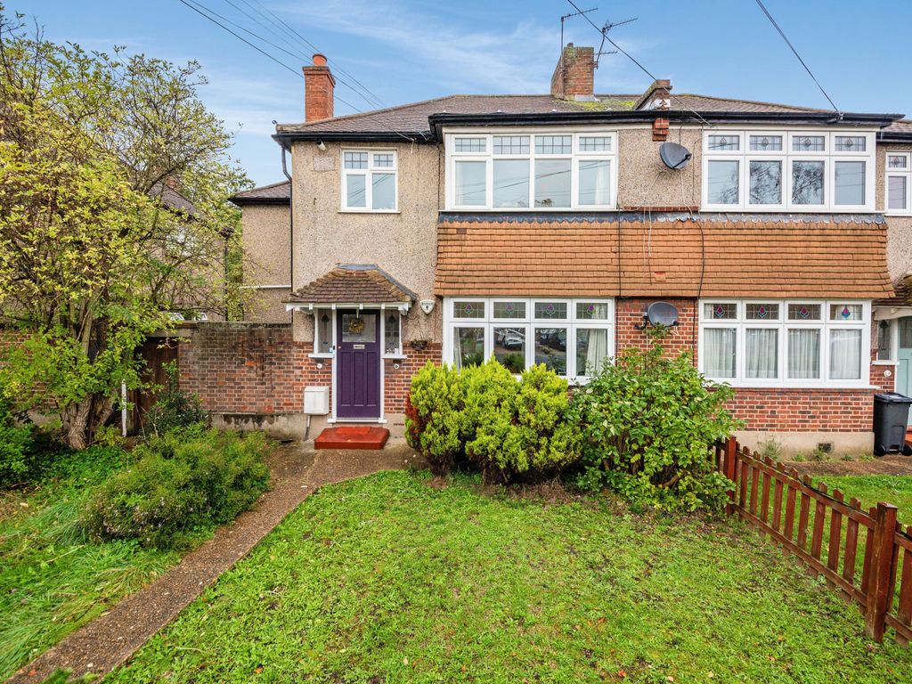 1 bed maisonette for sale in Cannon Hill Lane, Raynes Park SW20, £325,000