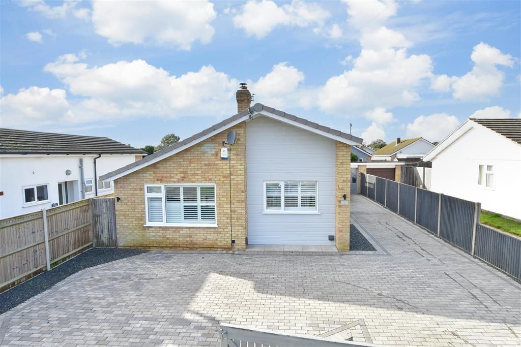 3 bed detached bungalow for sale in Ashwood Close, Hayling Island, Hampshire PO11, £490,000