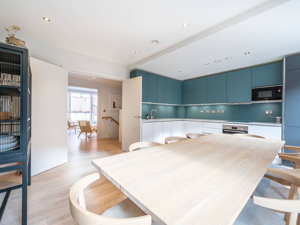 4 bed terraced house to rent in Hackney Wick, Hackney Wick, London E20, £8,500 pcm