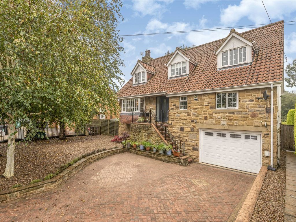 4 bed detached house for sale in The Avenue, Collingham LS22, £825,000