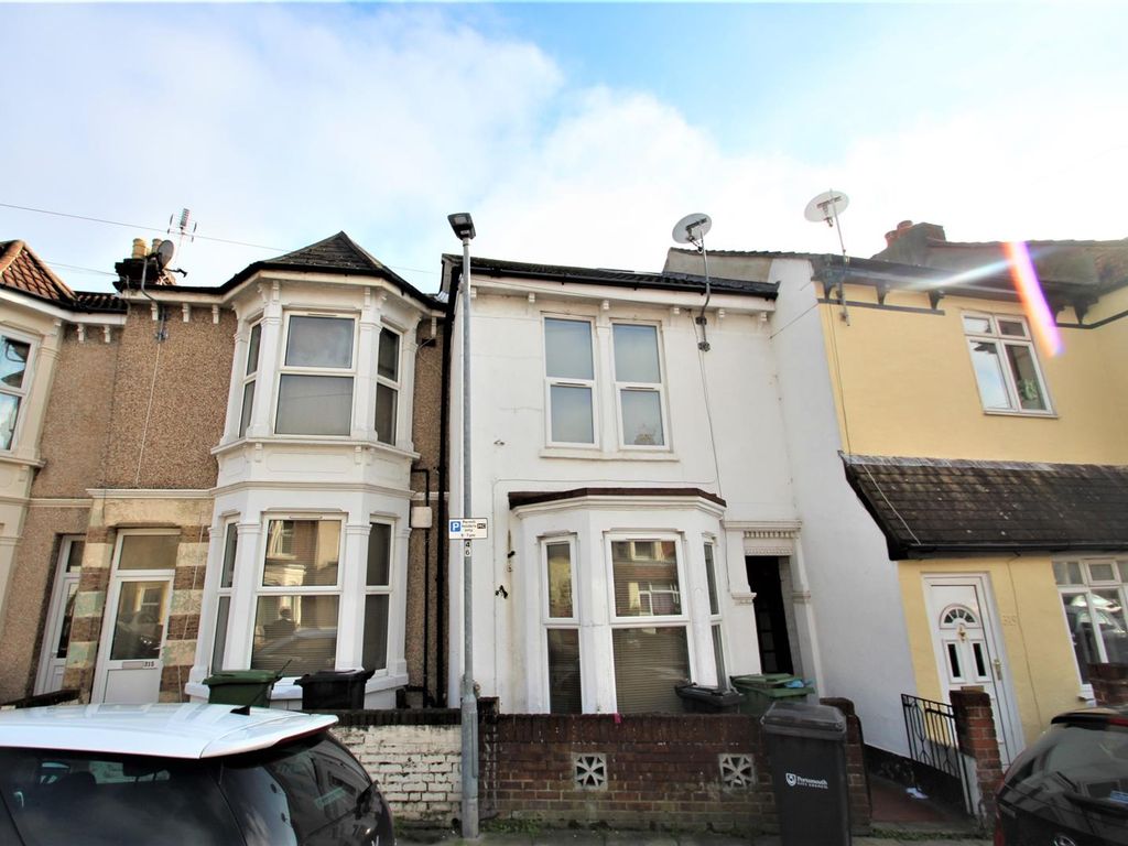 4 bed terraced house to rent in Fawcett Road, Southsea PO4, £2,000 pcm