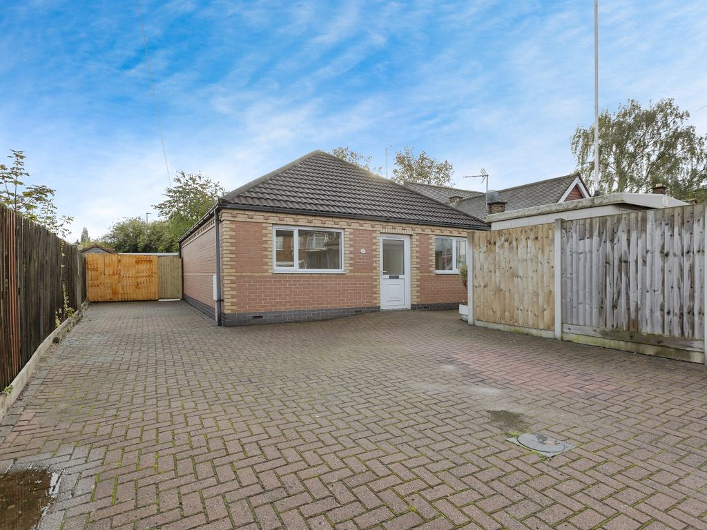 2 bed bungalow for sale in Melton Road, Thurmaston, Leicester, Leicestershire LE4, £250,000