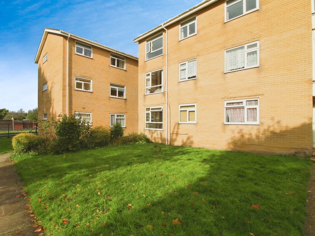 3 bed flat for sale in 2 Gibson Road, Poole BH17, £210,000