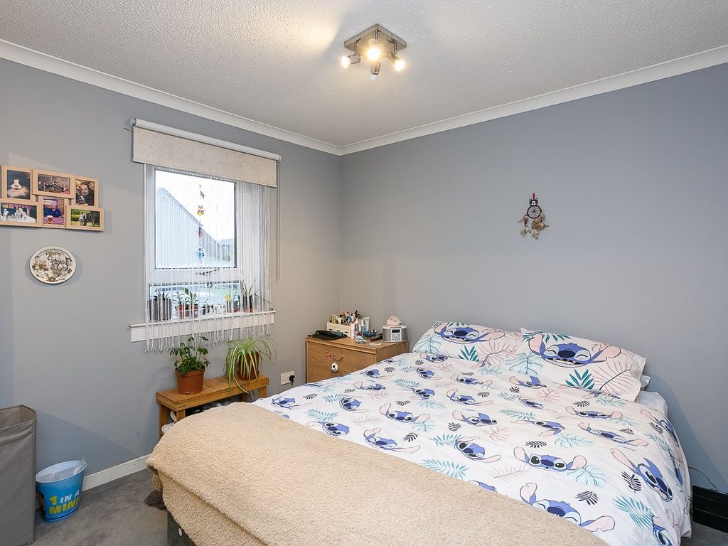 2 bed flat for sale in Westbank Place, Portobello, Edinburgh EH15, £205,000