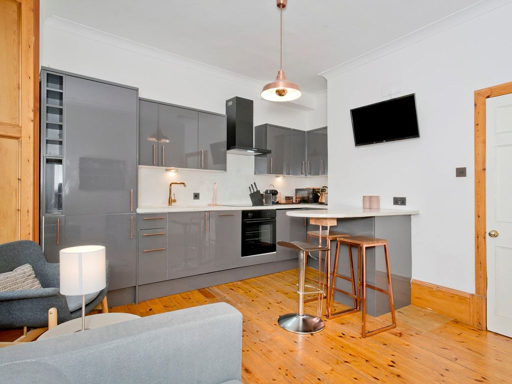 1 bed flat for sale in Hamilton Place, Edinburgh EH3, £200,000