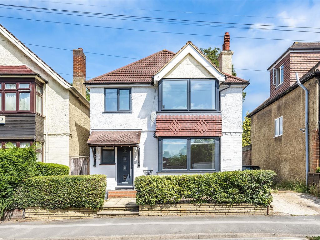 3 bed detached house for sale in Cotswold Road, Sutton SM2, £700,000
