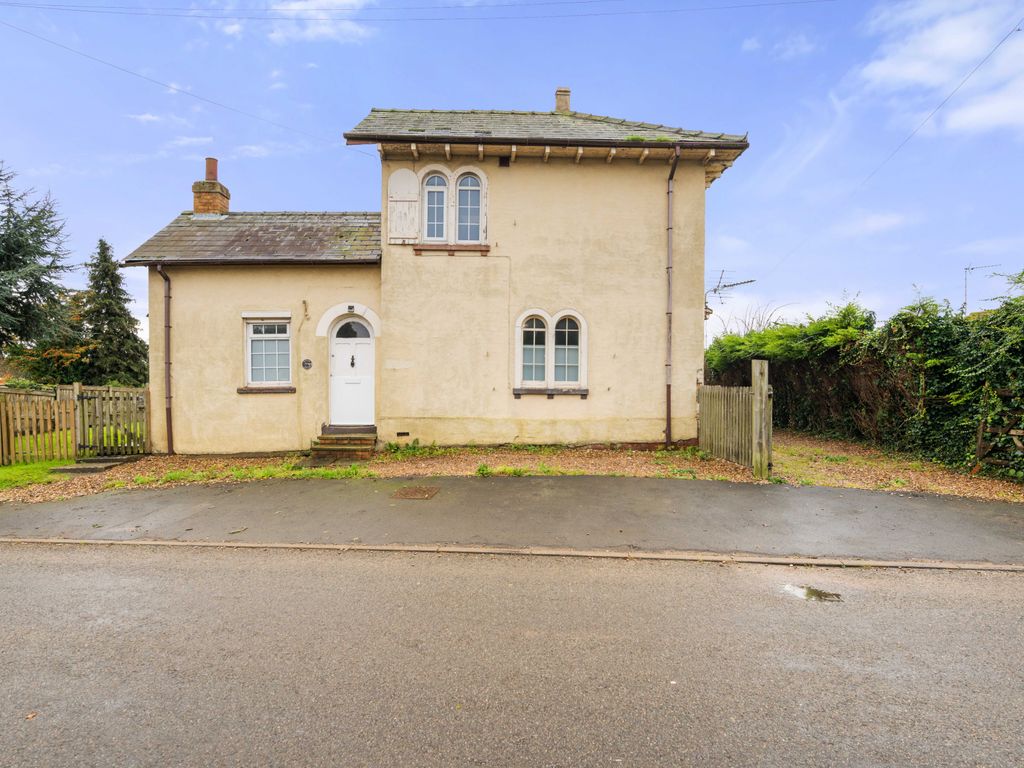 3 bed detached house for sale in Station Road, Willoughby LN13, £225,000