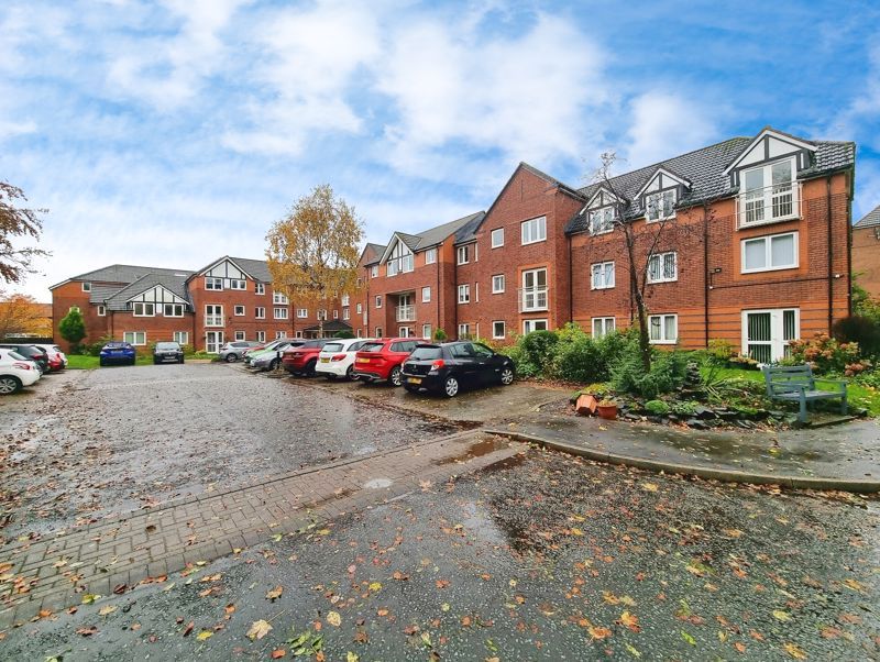 1 bed flat for sale in Broadway Court, Gosforth NE3, £87,500