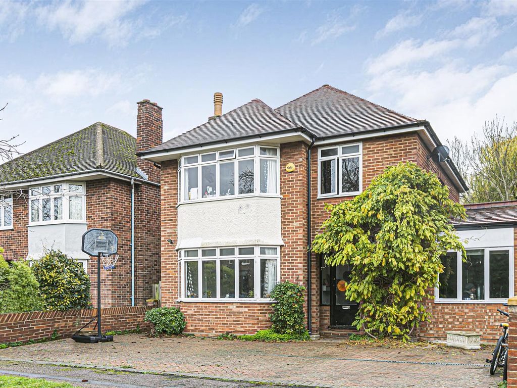 5 bed detached house for sale in Durnford Way, Cambridge CB4, £650,000