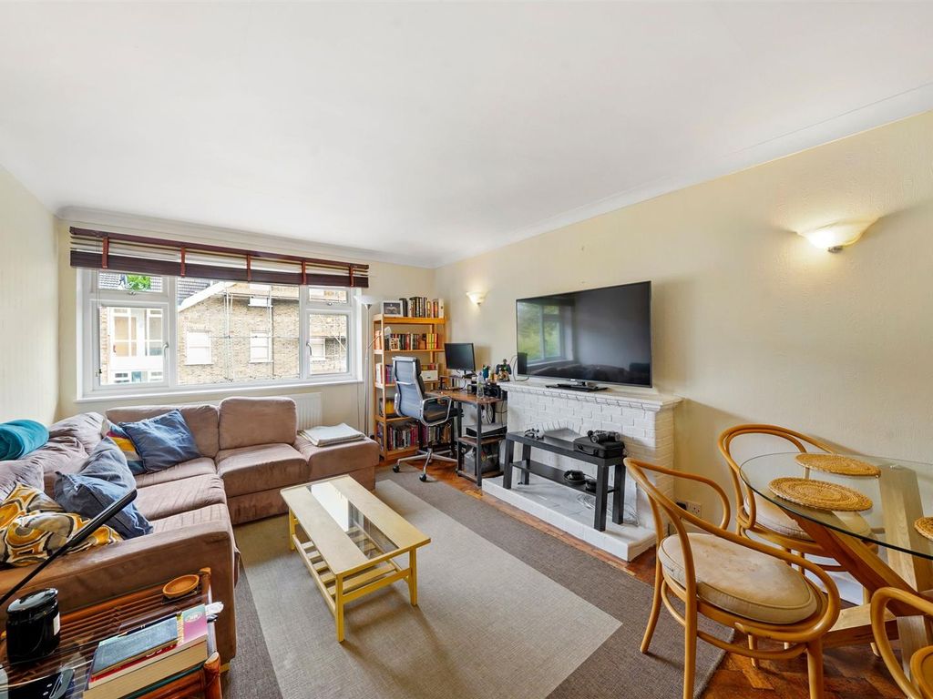 2 bed flat for sale in St Anthonys Court, Nightingale Lane, London SW12, £595,000