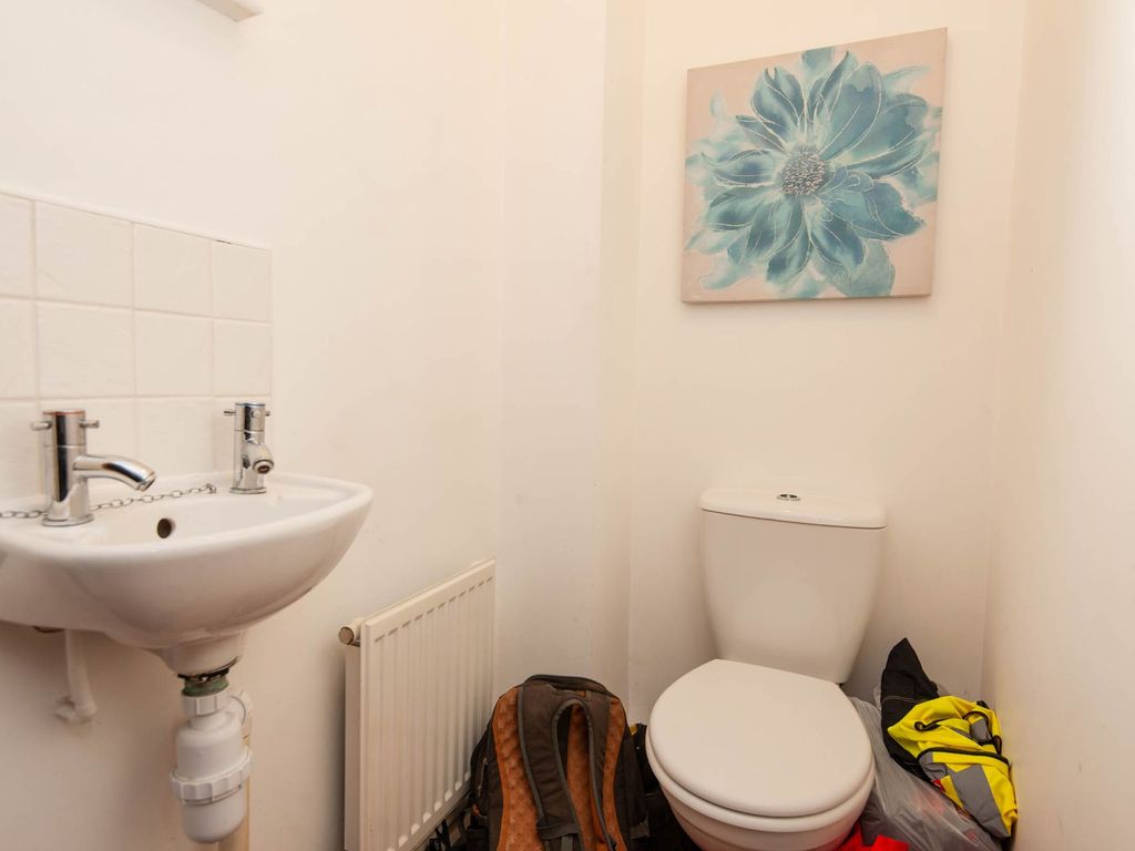 1 bed terraced house for sale in Oxclose Park Rise, Halfway S20, £100,000