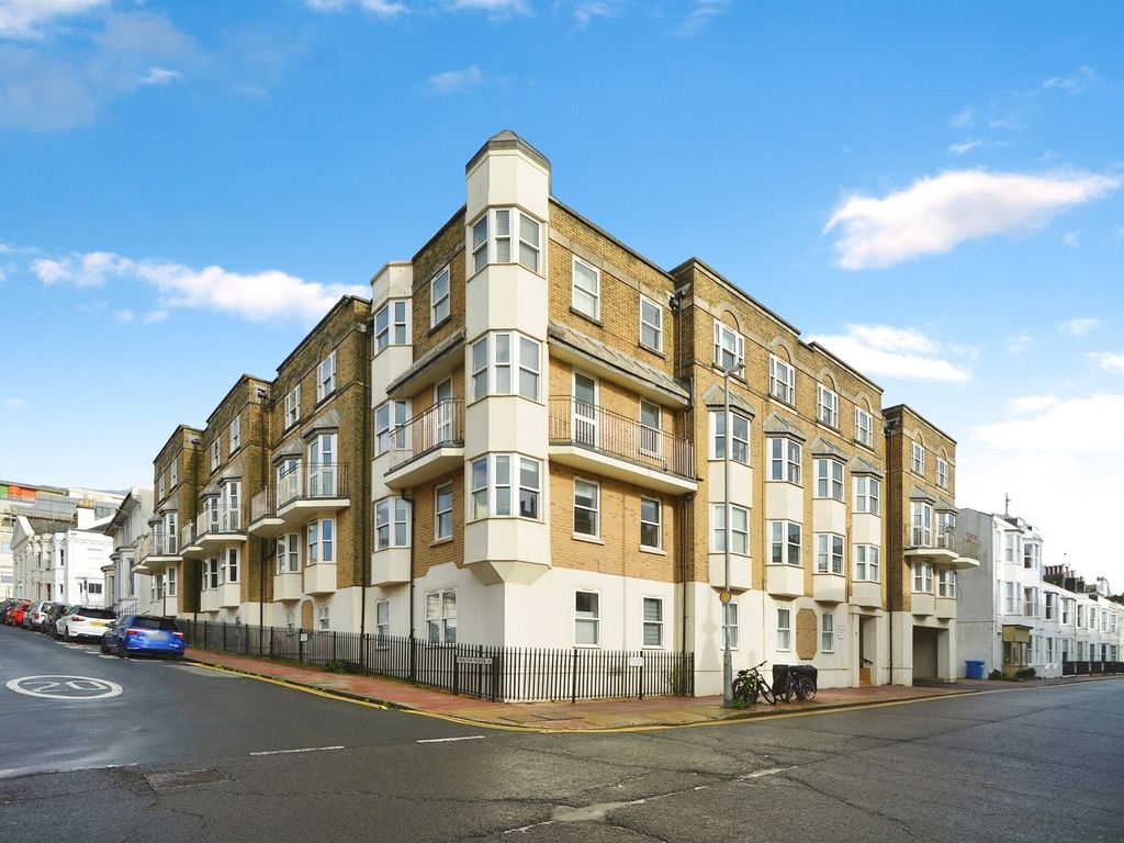 2 bed property for sale in St. Georges Road, Brighton BN2, £210,000