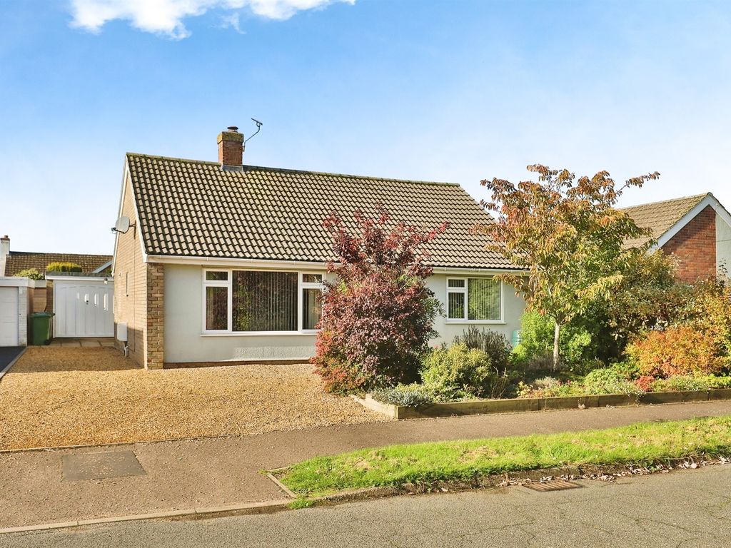 2 bed detached bungalow for sale in Southlands, Swaffham PE37, £270,000