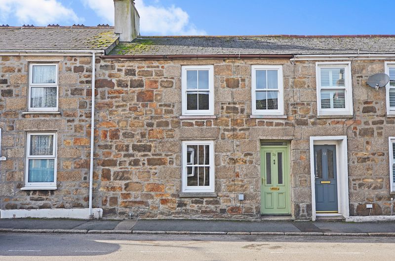 2 bed cottage for sale in Union Street, Camborne TR14, £200,000