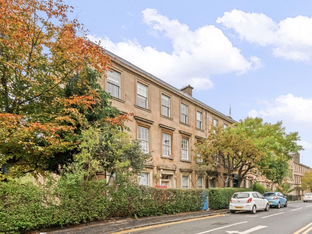 3 bed flat for sale in Buccleuch Street, Glasgow G3, £295,000