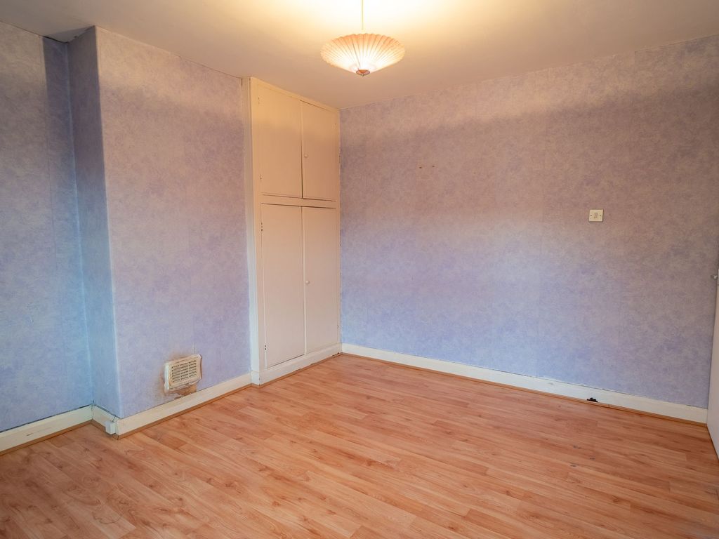 3 bed terraced house for sale in Brackenhall Road, Huddersfield HD2, £120,000