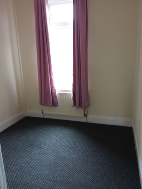 3 bed flat for sale in Barrasford Street, Wallsend NE28, £40,000