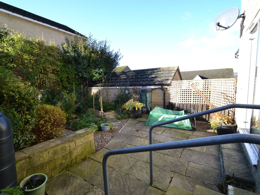 4 bed detached house for sale in Little Cote, Thackley, Bradford BD10, £285,000