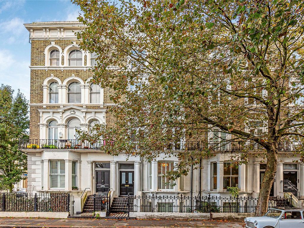 1 bed flat for sale in Finborough Road, Chelsea, London SW10, £520,000