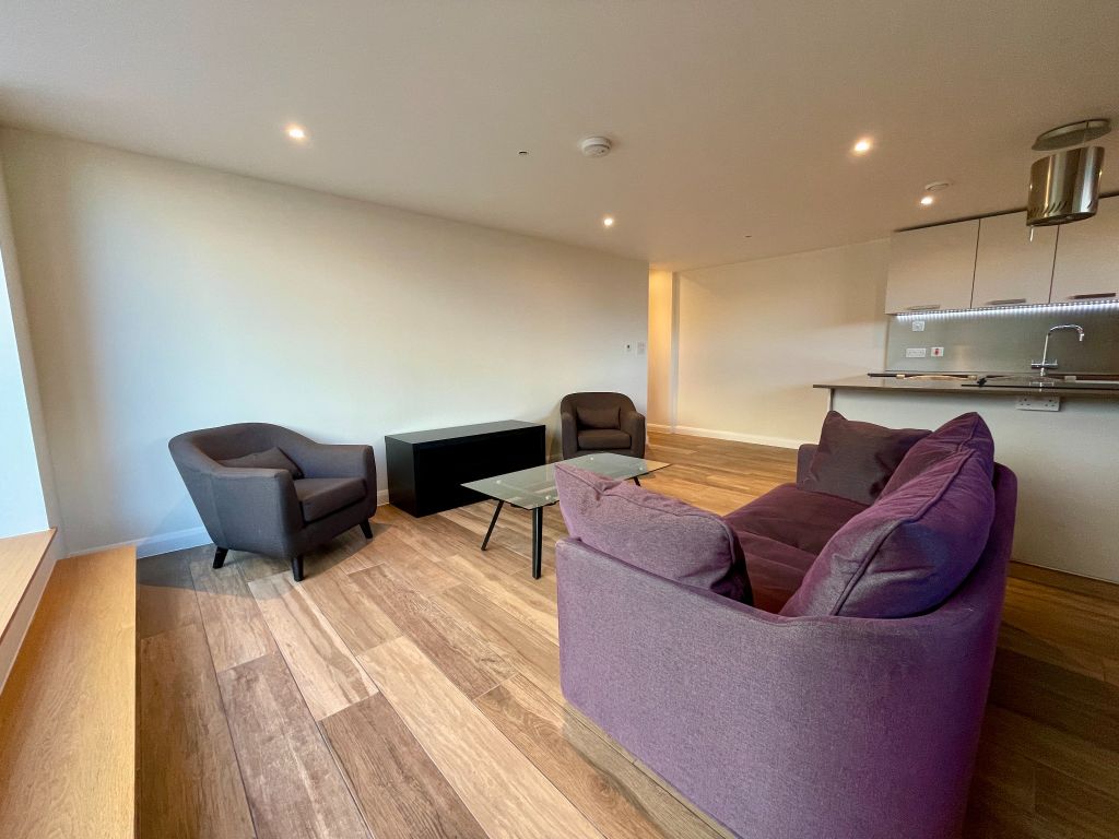 2 bed flat to rent in Queen Street, Maidenhead, Berkshire SL6, £2,300 pcm