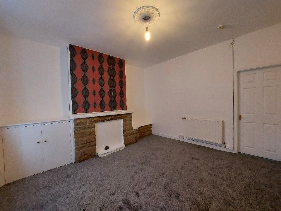 2 bed terraced house to rent in Reed Street, Burnley BB11, £450 pcm