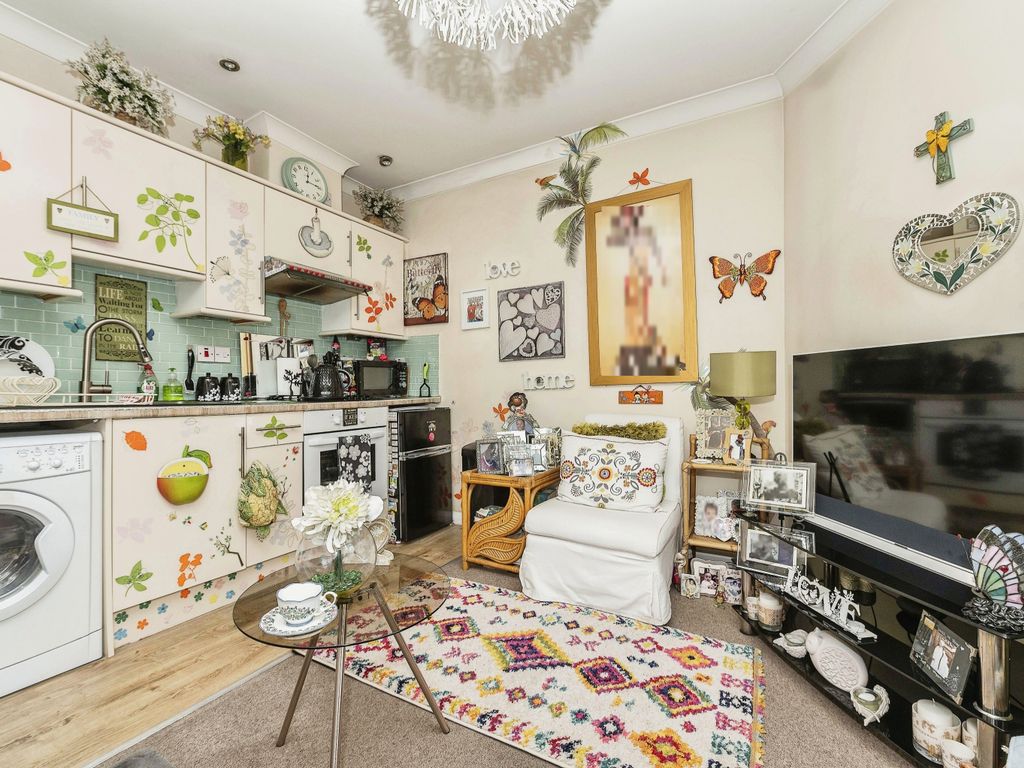 1 bed flat for sale in Inkerman Street, Luton, Bedfordshire LU1, £95,000