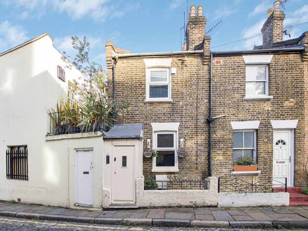 2 bed terraced house for sale in Bardsley Lane, London SE10, £450,000