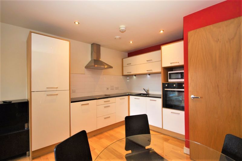 1 bed flat for sale in Dock Street, Hull HU1, £100,000