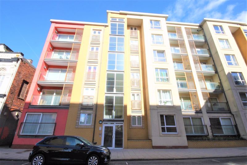 1 bed flat for sale in Dock Street, Hull HU1, £100,000