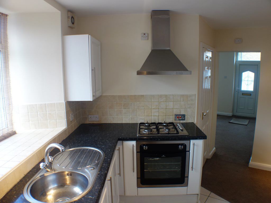 1 bed flat to rent in Bury Road, Edenfield, Bury BL0, £600 pcm