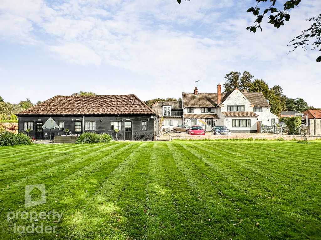 5 bed detached house for sale in High Street, Coltishall, Norwich NR12, £750,000