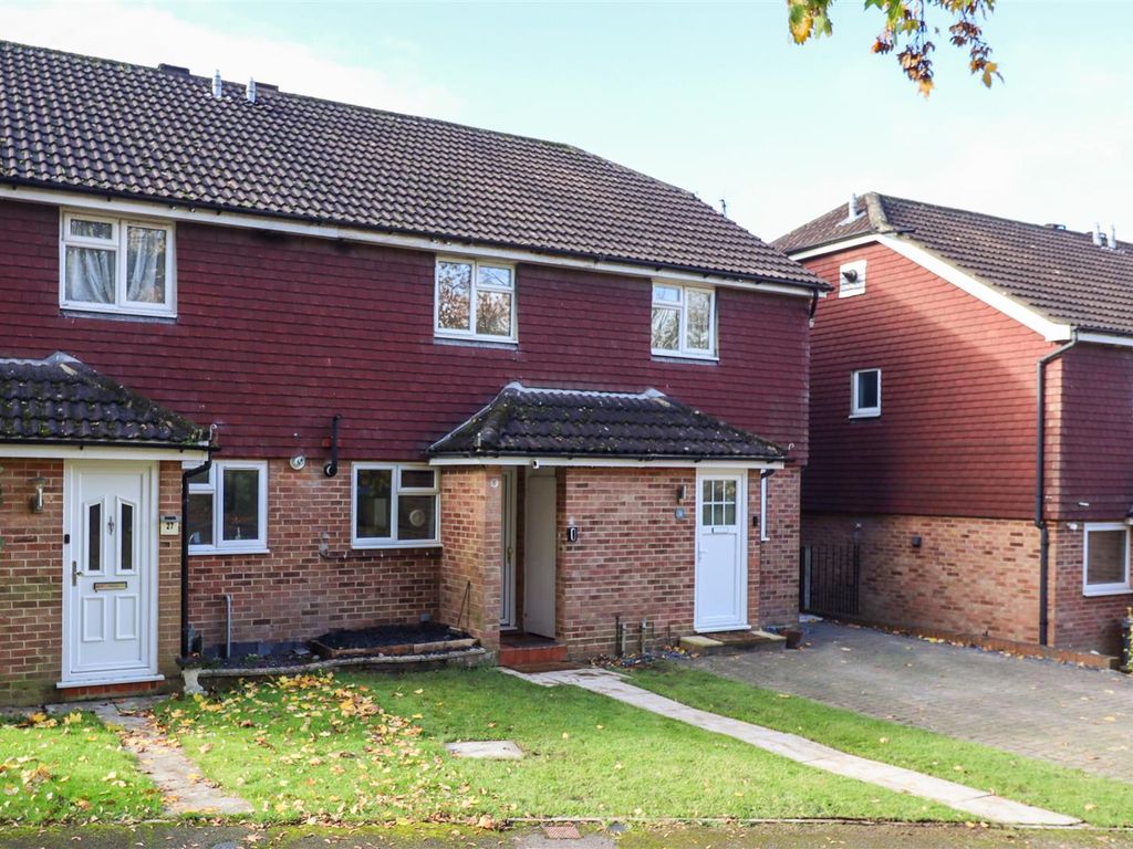 2 bed terraced house for sale in Coxmoor Close, Church Crookham, Fleet GU52, £300,000