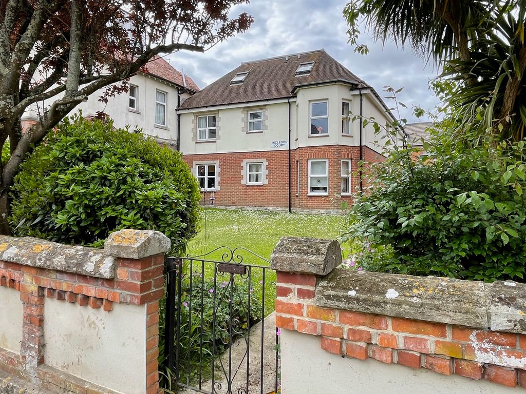 1 bed flat for sale in Cranborne Road, Swanage BH19, £165,000