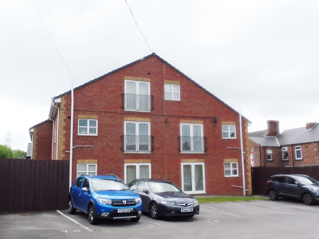 2 bed flat for sale in Hampton Court, Barnsley S73, £75,000