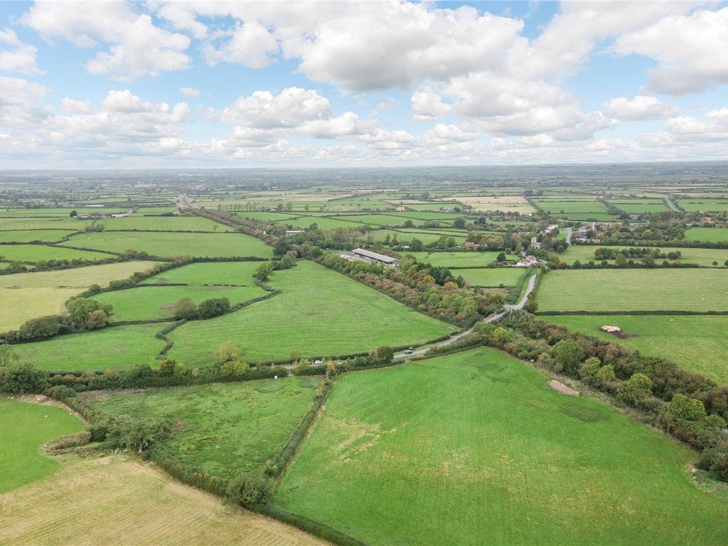 Land for sale in Brill, Aylesbury HP18, £20,000