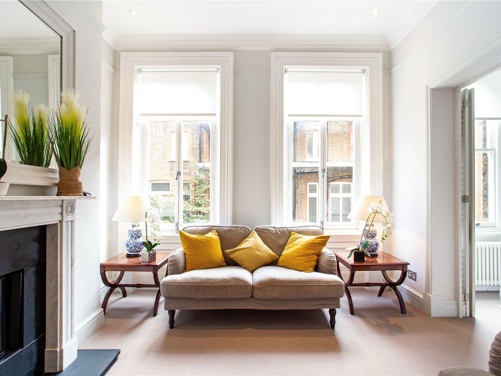 2 bed flat for sale in Draycott Place, London SW3, £1,750,000