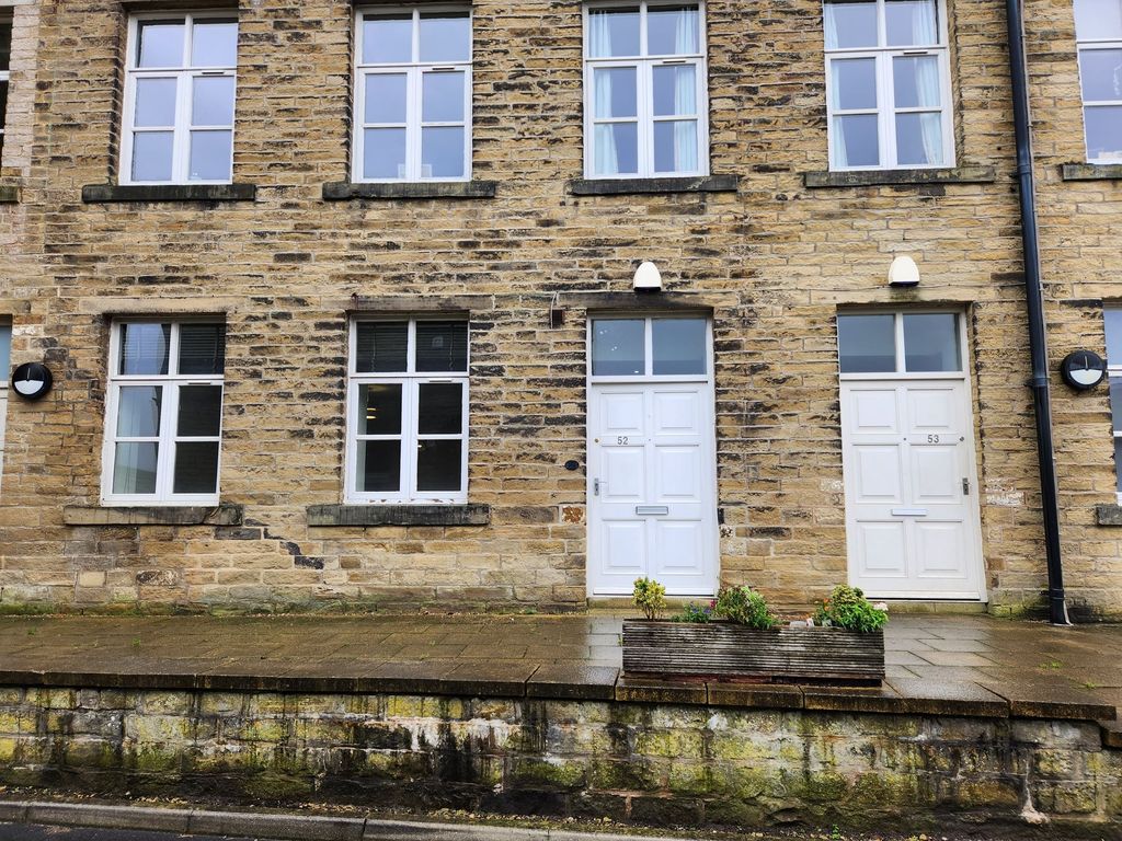 2 bed flat for sale in Dean House Lane, Luddenden HX2, £140,000